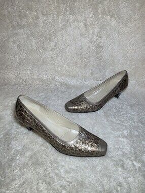 Roberto Capucci Italian Bronze Croc Leather Cap Toe Pumps Heels 9.5 AAAA NWOT